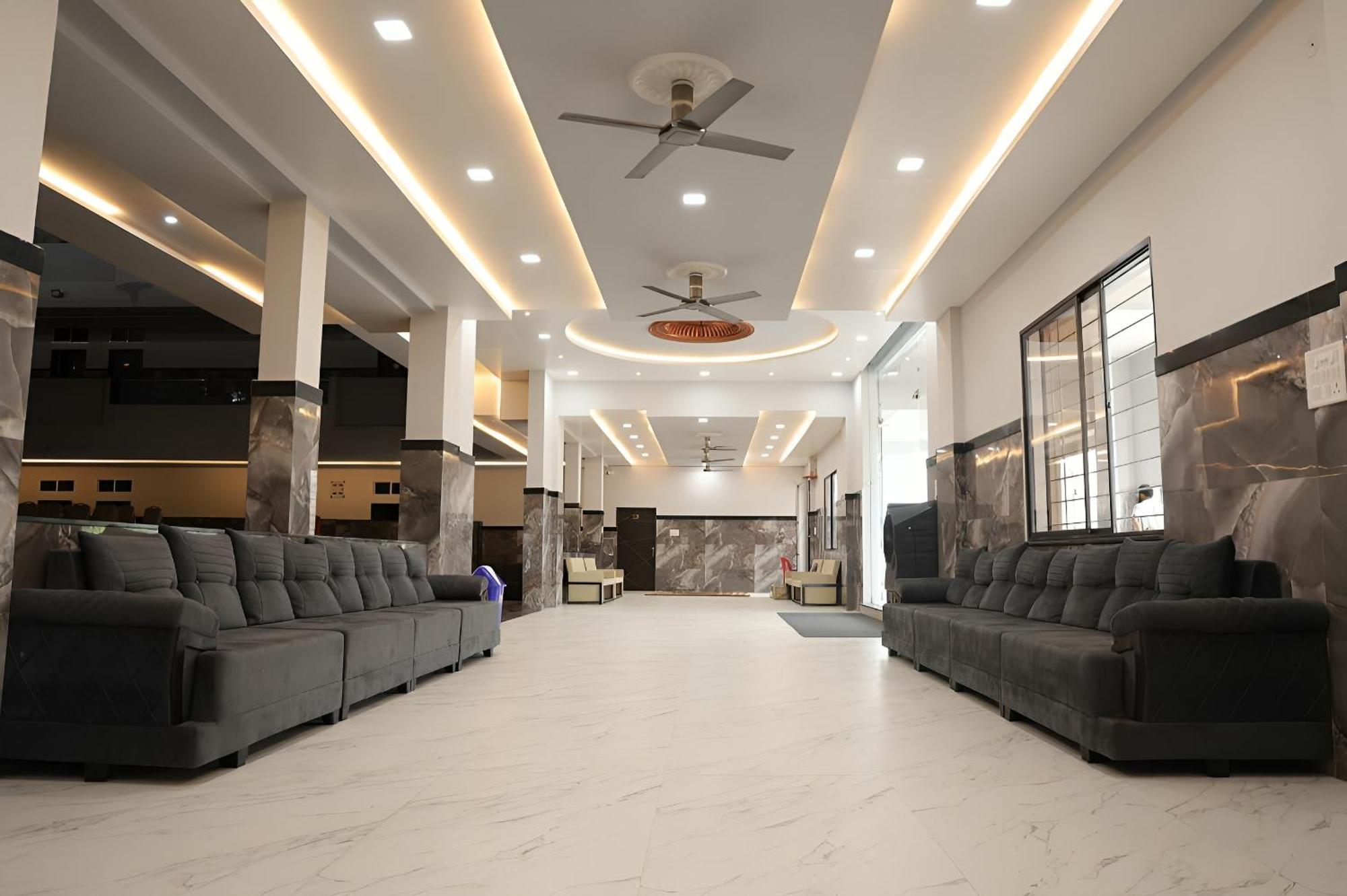 Navkar Palace Hotel & Resort, Sanawad Exteriér fotografie