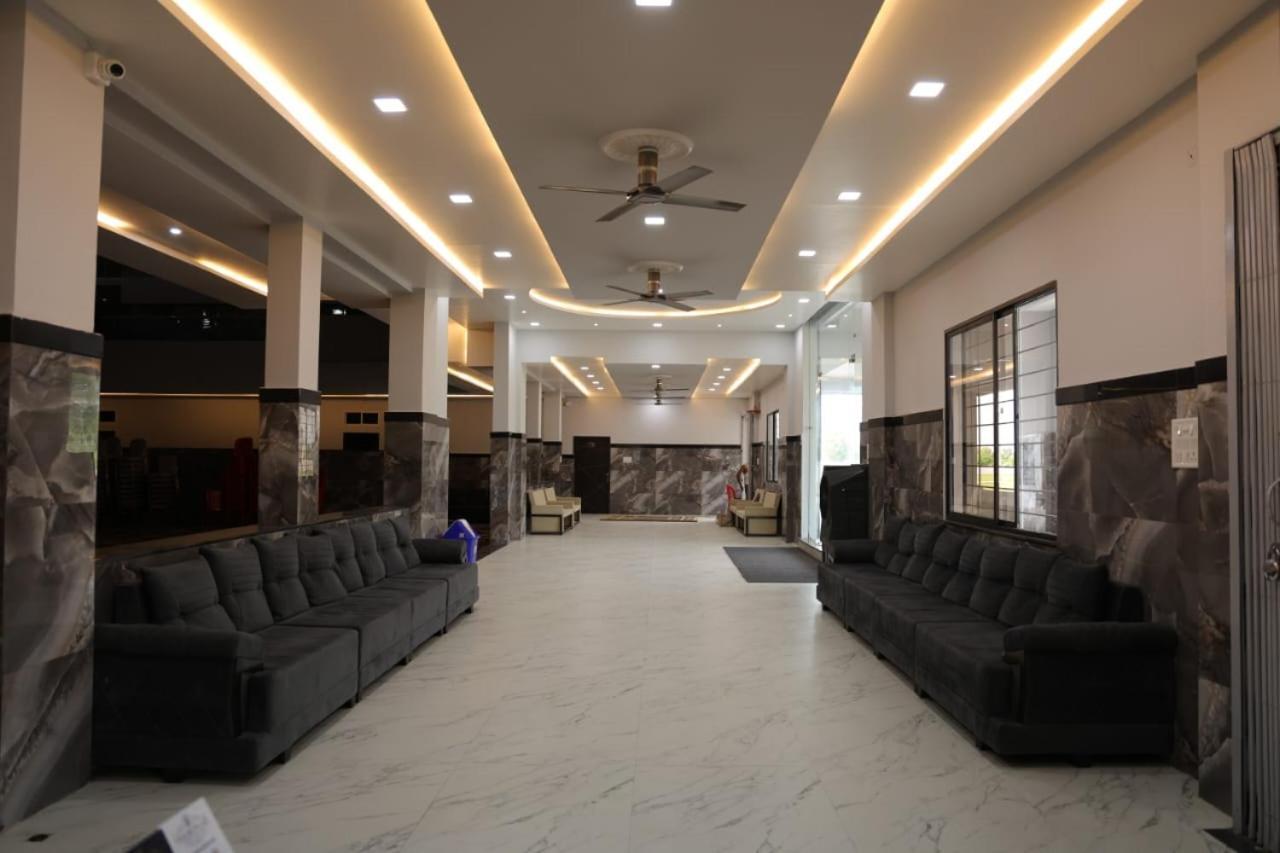 Navkar Palace Hotel & Resort, Sanawad Exteriér fotografie